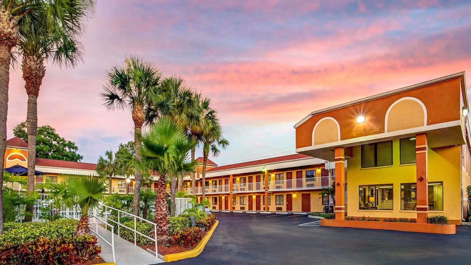 Hotel South Tampa & Suites